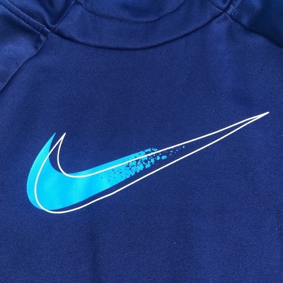 NIKE Dri-Fit Medium Youth Pullover - Picture 3 of 6